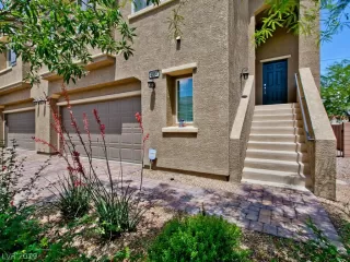 Photo #1: 2096381 Listing