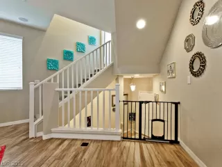 Photo #5: 2096381 Listing