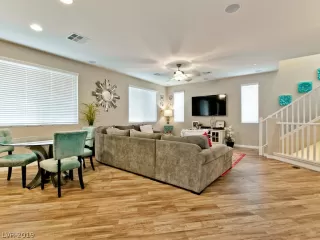 Photo #6: 2096381 Listing