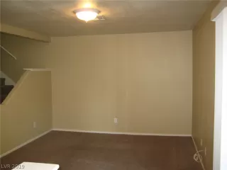 Photo #3: 2096382 Listing 