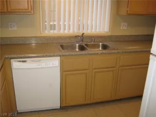 Photo #4: 2096382 Listing 