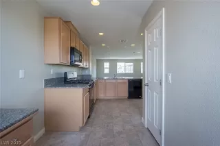 Photo #5: 2096398 Listing 