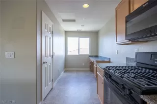 Photo #6: 2096398 Listing 