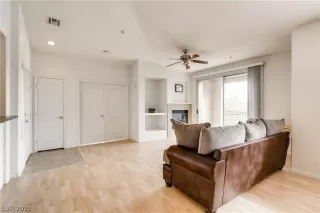 Photo #5: 2096419 Listing