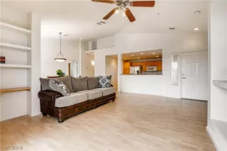 Photo #6: 2096419 Listing