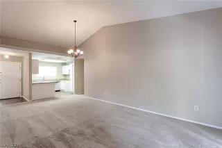 Photo #4: 2096430 Listing