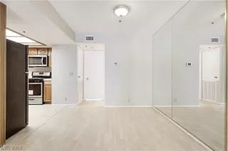 Photo #6: 2096515 Listing 