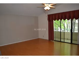 Photo #2: 2096557 Listing 