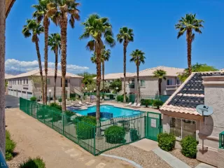 Photo #3: 2096560 Listing