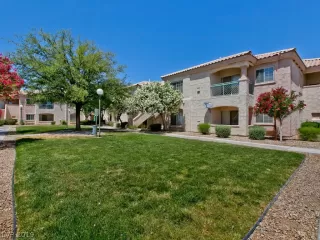 Photo #5: 2096560 Listing