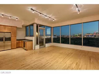 Photo #4: 2096573 Listing