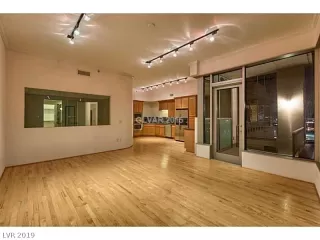 Photo #5: 2096573 Listing