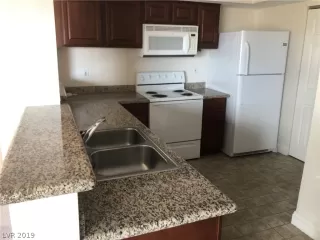 Photo #5: 2096592 Listing