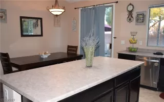Photo #2: 2096597 Listing 