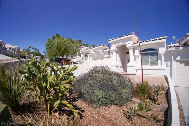 MLS: 2096600 Condo For Sale