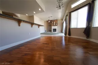Photo #5: 2096600 Listing