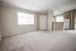 Photo #4: 2096623 Listing