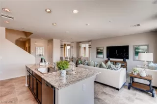 Photo #6: 2096651 Listing 