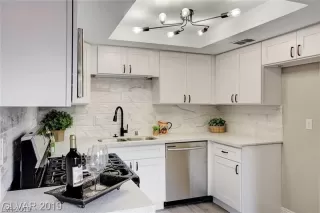 Photo #2: 2096680 Listing