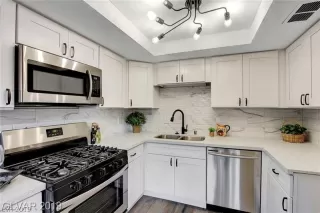 Photo #3: 2096680 Listing
