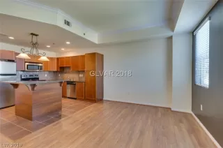 Photo #4: 2096778 Listing