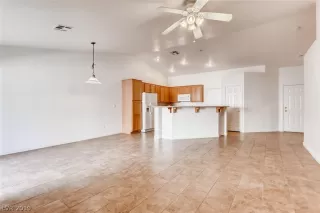 Photo #3: 2096786 Listing