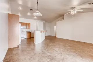 Photo #5: 2096786 Listing