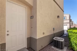 Photo #1: 2096789 Listing 