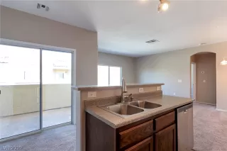 Photo #5: 2096789 Listing 