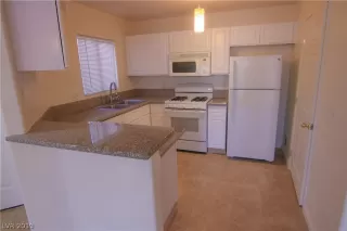 Photo #3: 2096805 Listing