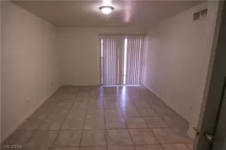 Photo #6: 2096805 Listing