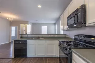 Photo #1: 2096833 Listing