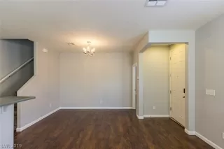 Photo #2: 2096833 Listing