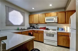 Photo #6: 2096857 Listing 