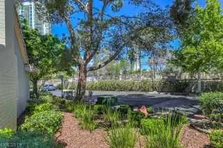 Photo #3: 2096903 Listing