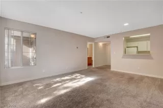 Photo #2: 2096976 Listing 