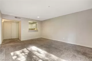 Photo #3: 2096976 Listing 