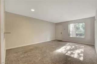 Photo #4: 2096976 Listing 