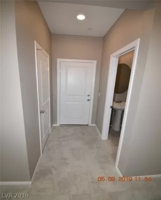 Photo #4: 2096989 Listing