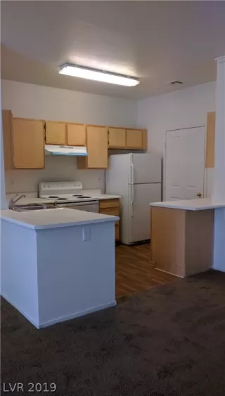 Photo #2: 2096997 Listing