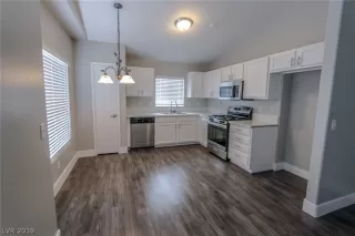 Photo #3: 2097003 Listing