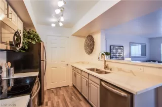 Photo #2: 2097021 Listing