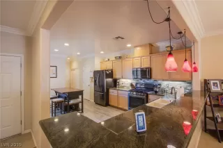 Photo #3: 2097037 Listing