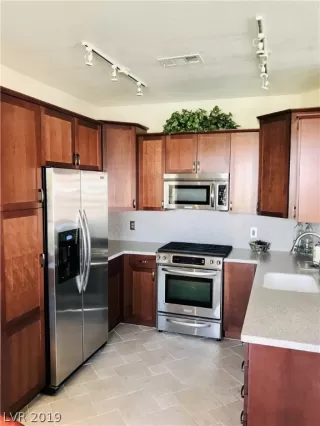 Photo #2: 2097092 Listing 