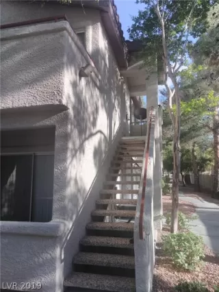 Photo #5: 2097137 Listing