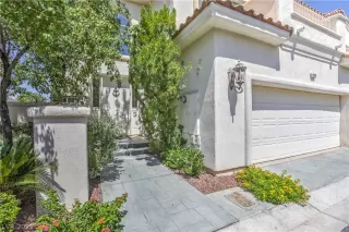 Photo #2: 2097190 Listing 