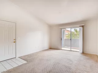 Photo #3: 2097194 Listing