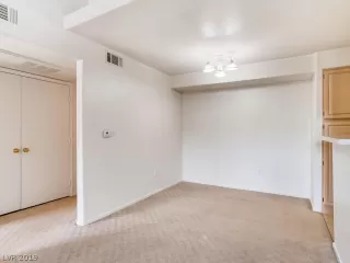 Photo #4: 2097194 Listing