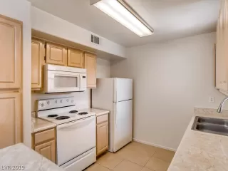 Photo #5: 2097194 Listing