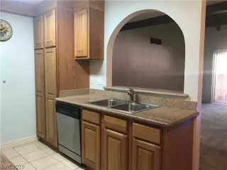 Photo #5: 2097207 Listing